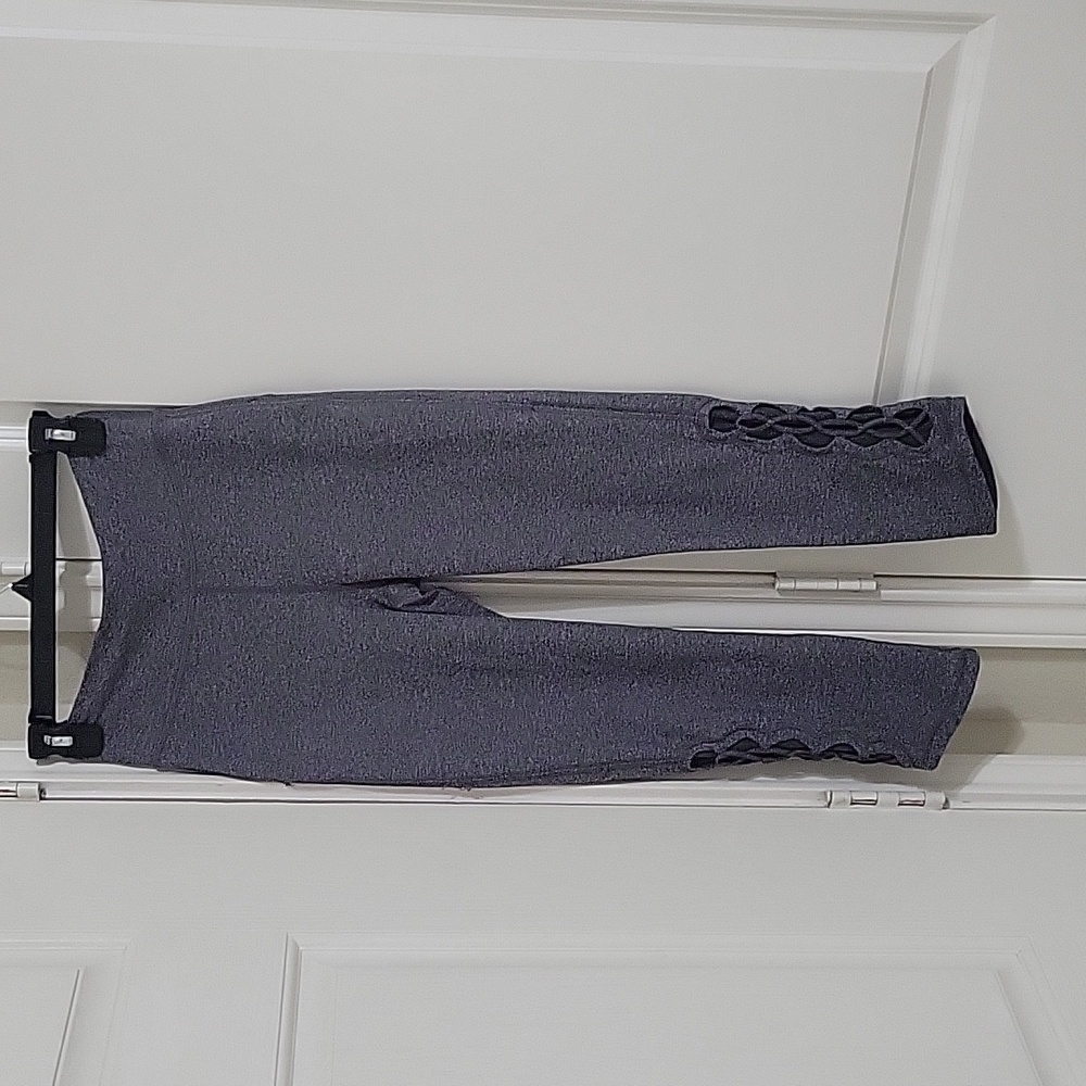 Lululemon Tied To It Crop - Picture 3 of 6